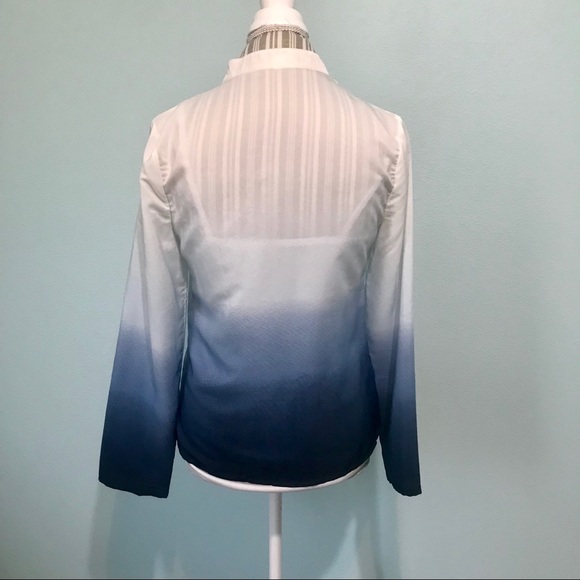 Beautiful Blue Ombré Top Size Medium - Picture 3 of 4